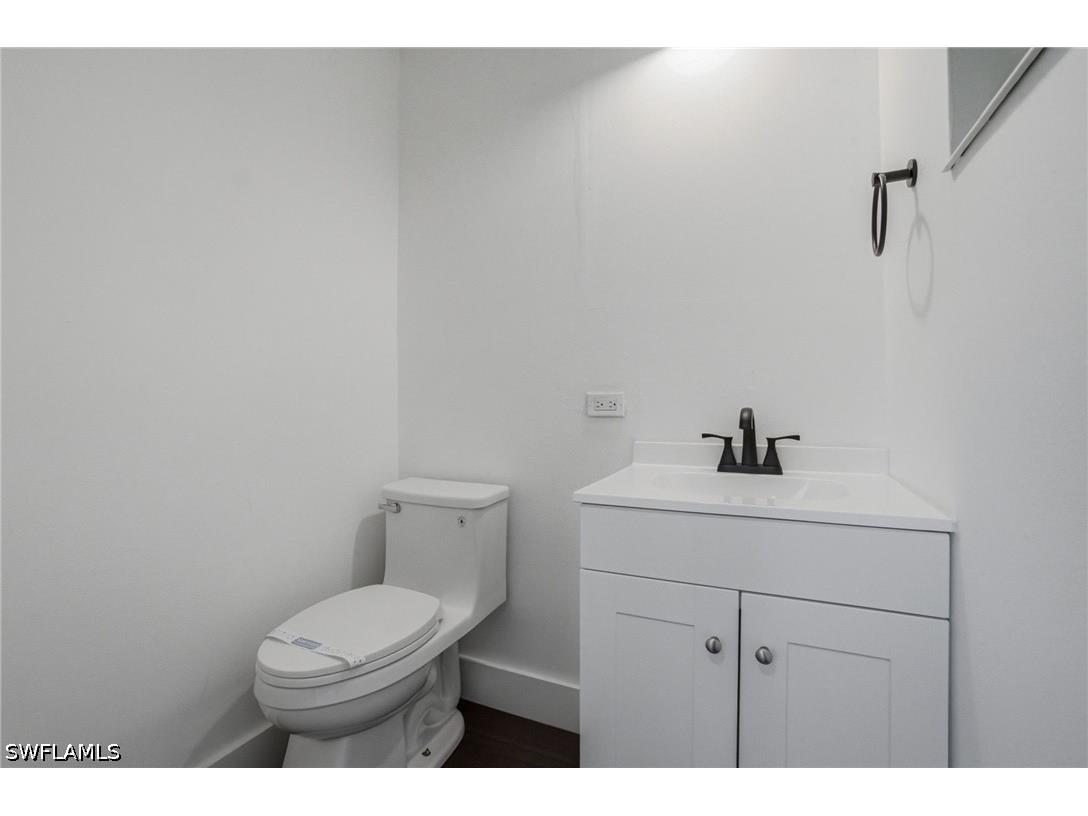2300 Estey Avenue Naples FL 34104 226012692 image20