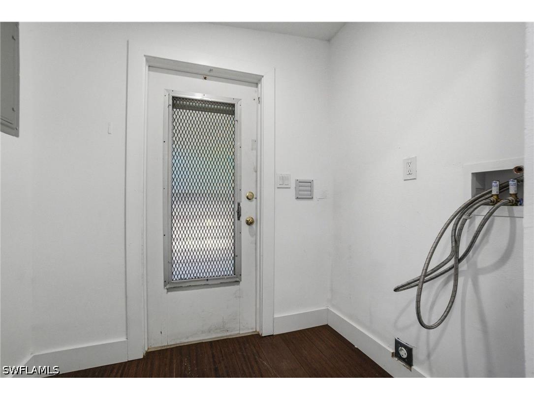 2300 Estey Avenue Naples FL 34104 226012692 image21