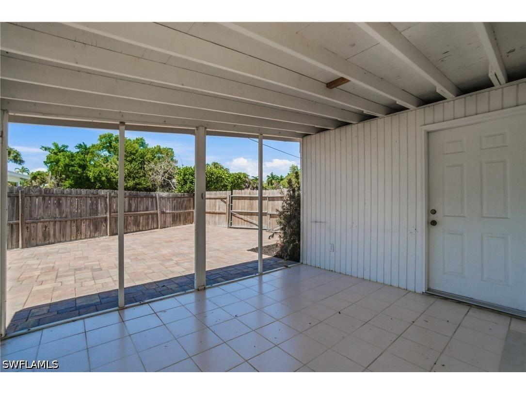 2300 Estey Avenue Naples FL 34104 226012692 image25