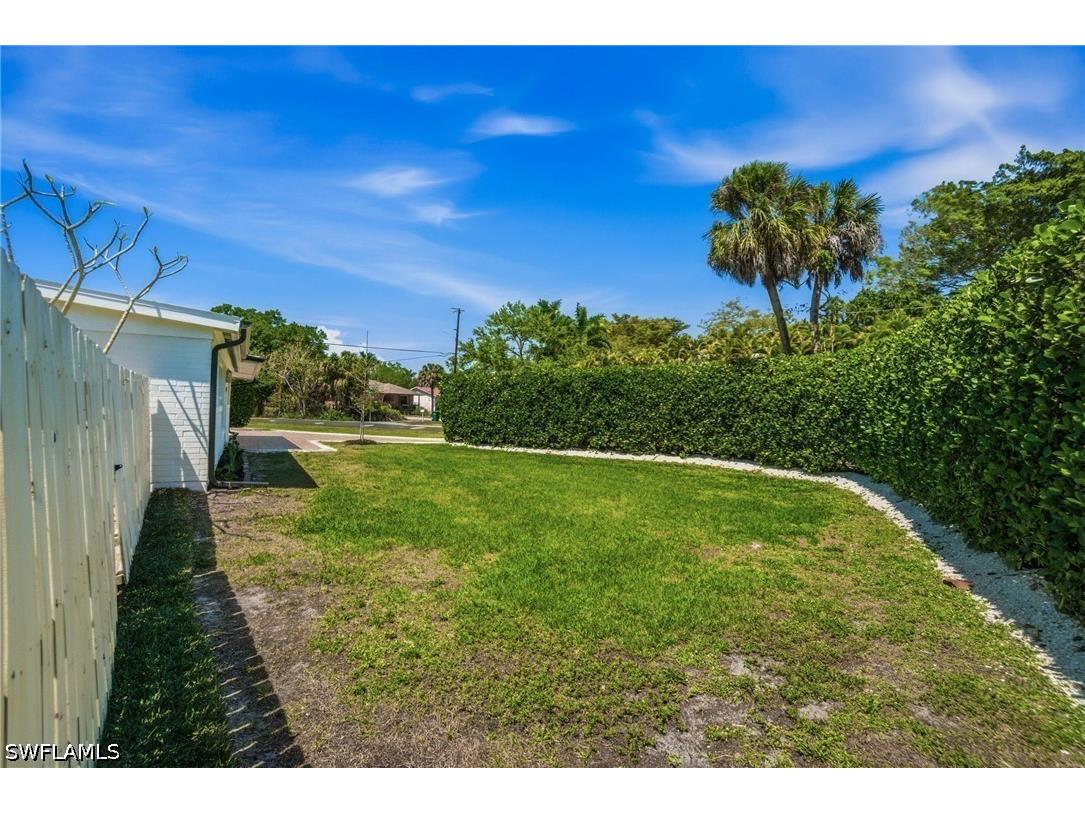 2300 Estey Avenue Naples FL 34104 226012692 image32