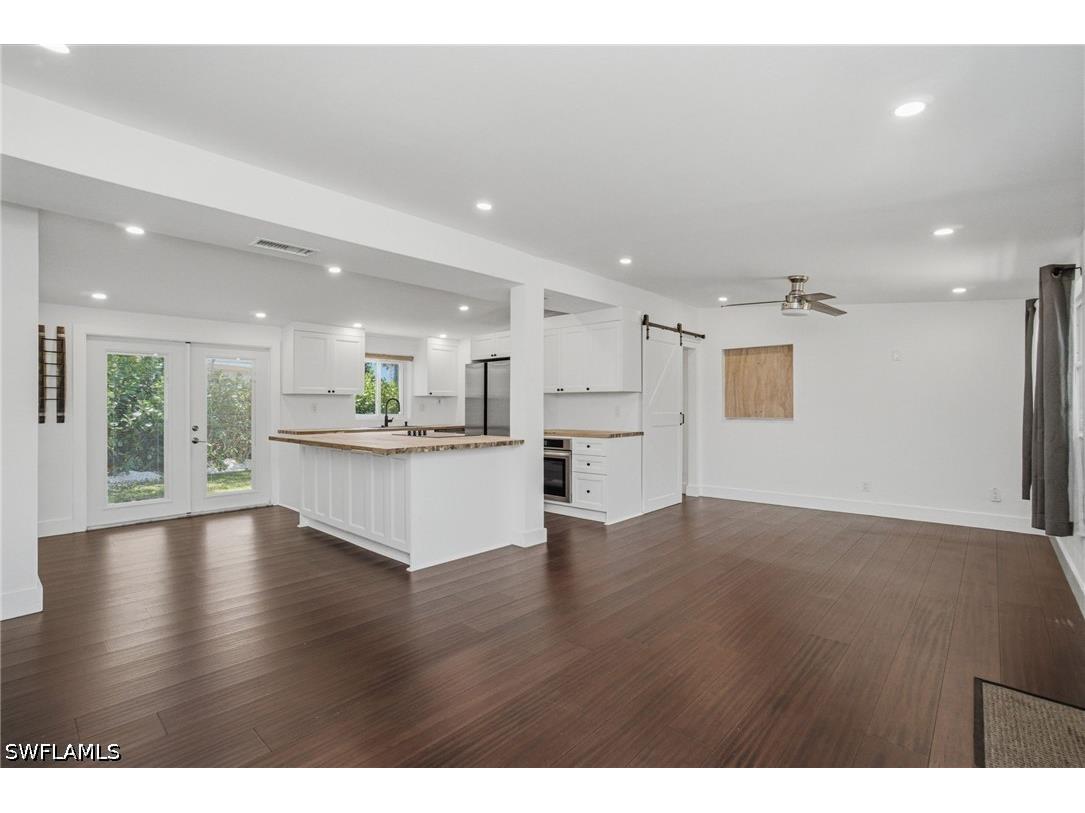 2300 Estey Avenue Naples FL 34104 226012692 image5
