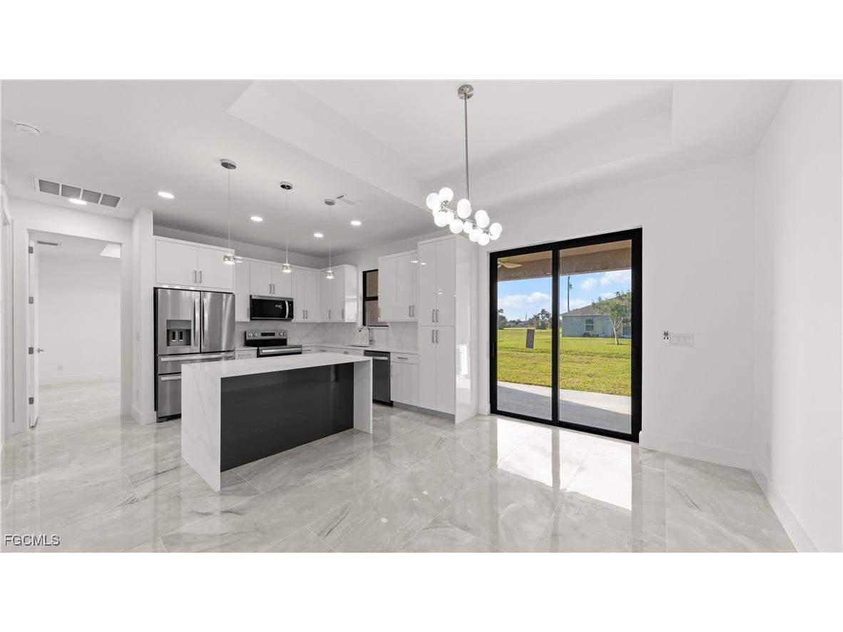 2300 NW 8th Terrace Cape Coral FL 33993 2025014247 image4