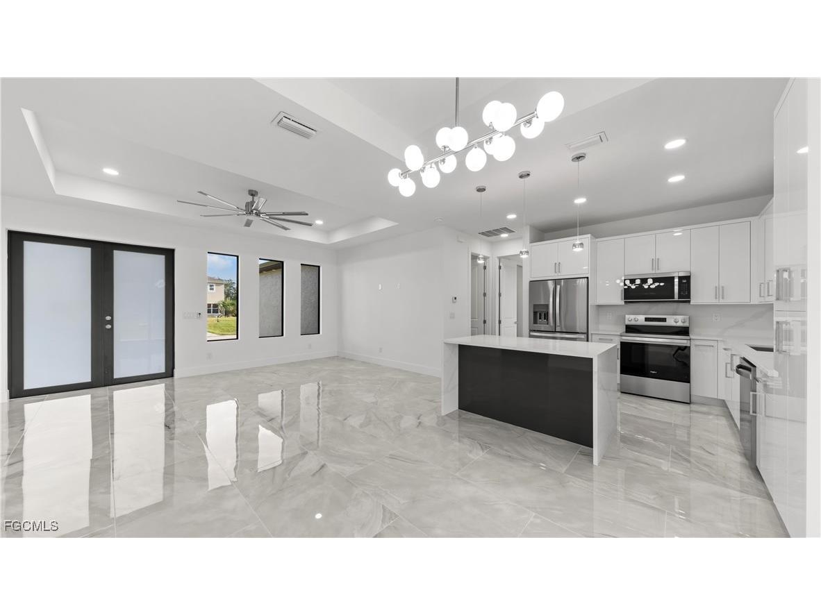 2300 NW 8th Terrace Cape Coral FL 33993 2025014247 image5
