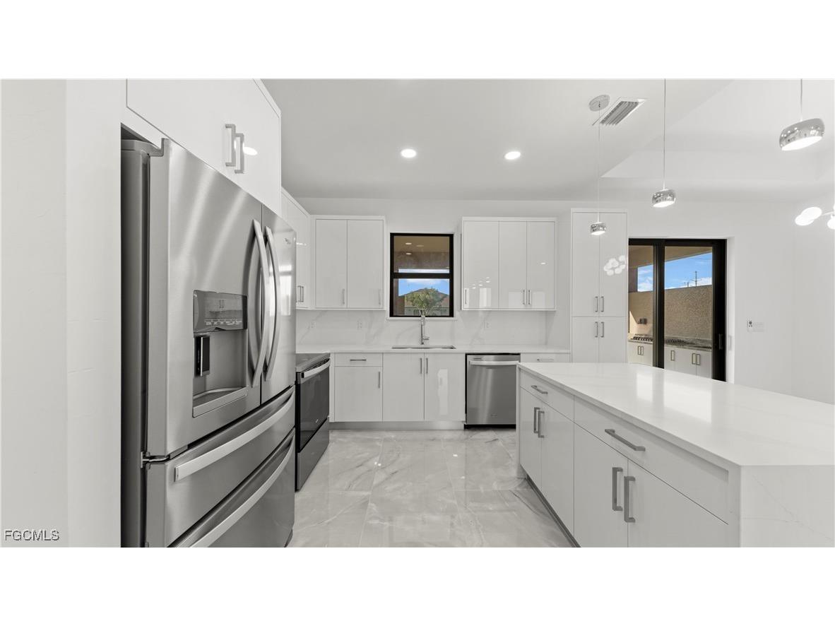 2300 NW 8th Terrace Cape Coral FL 33993 2025014247 image8