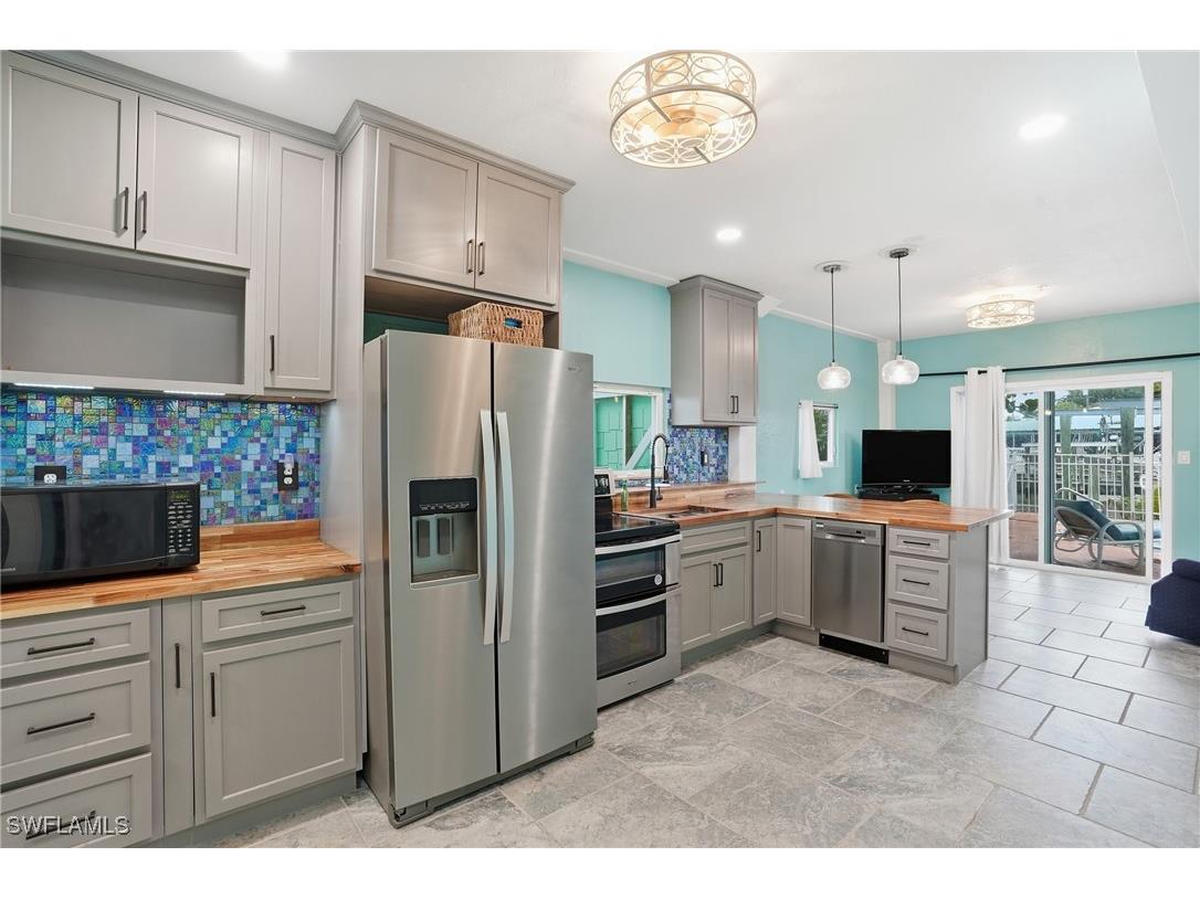 2300 Sycamore Street Saint James City FL 33956 226004484 image16