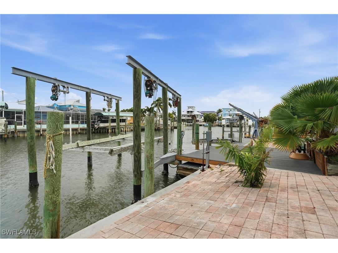 2300 Sycamore Street Saint James City FL 33956 226004484 image44