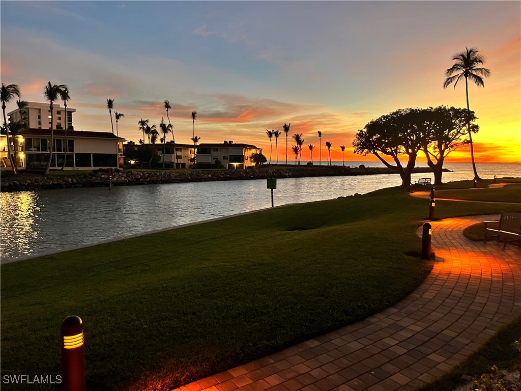 2301 Gulf Shore Boulevard N #114 Naples FL 34103 225053514 image1