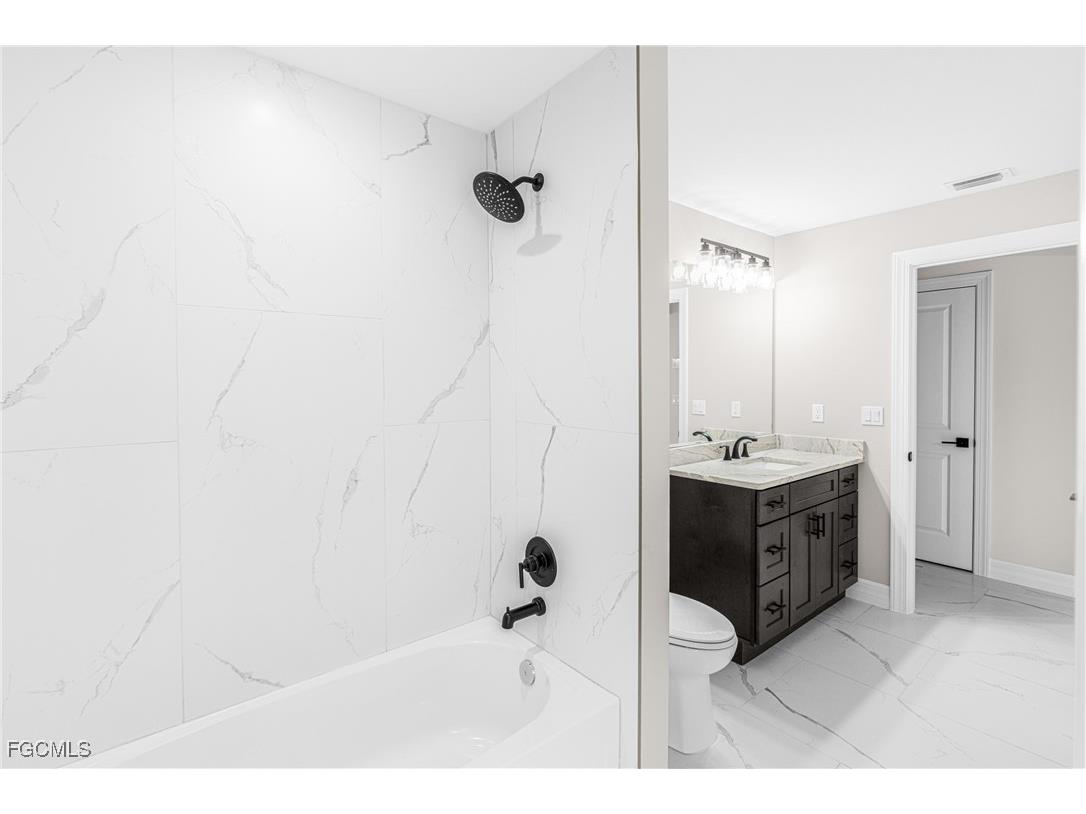 2301 NW 34th Avenue Cape Coral FL 33993 2025017151 image30