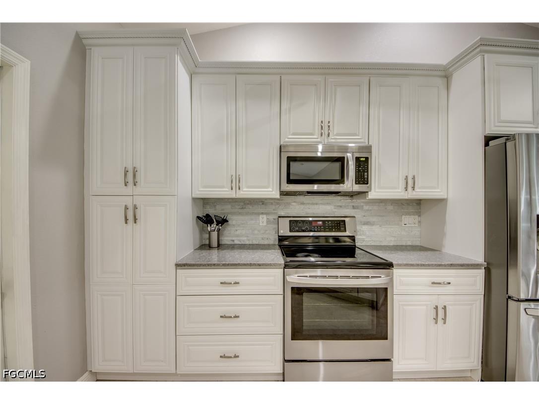 2301 SW 28th Lane Cape Coral FL 33914 2026020293 image10