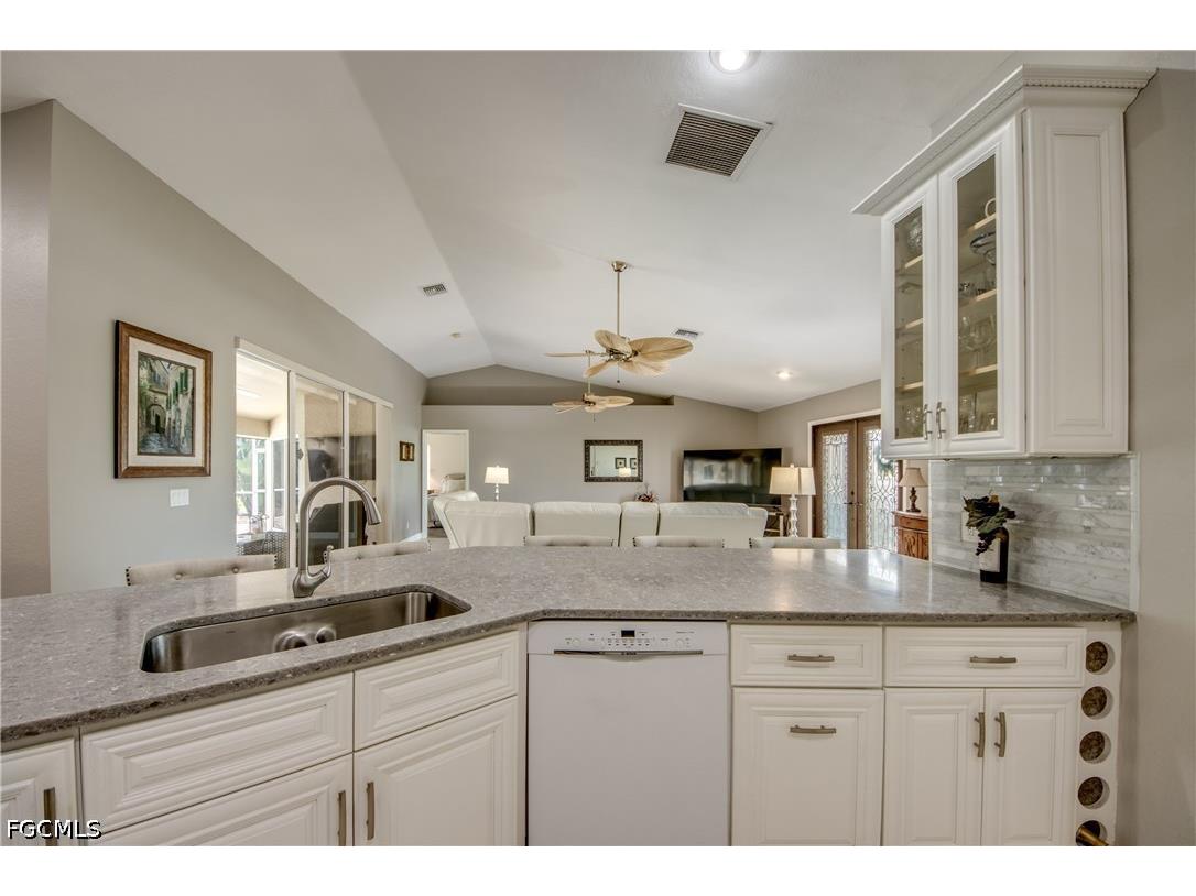 2301 SW 28th Lane Cape Coral FL 33914 2026020293 image12
