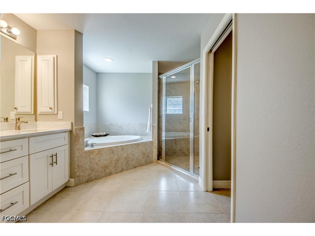 2301 SW 28th Lane Cape Coral FL 33914 2026020293 image17