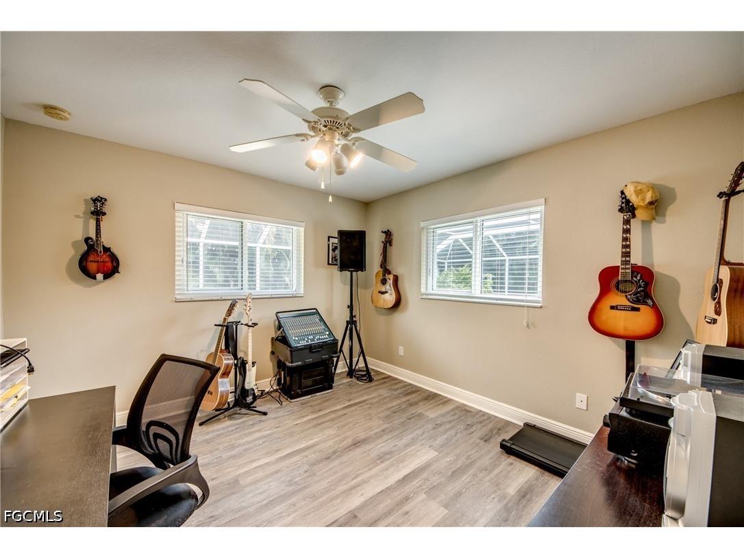 2301 SW 28th Lane Cape Coral FL 33914 2026020293 image33
