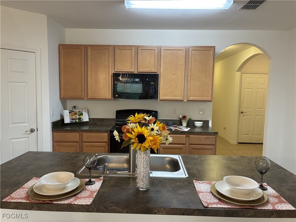 2301 SW 38th Terrace Cape Coral FL 33914 2025008921 image5