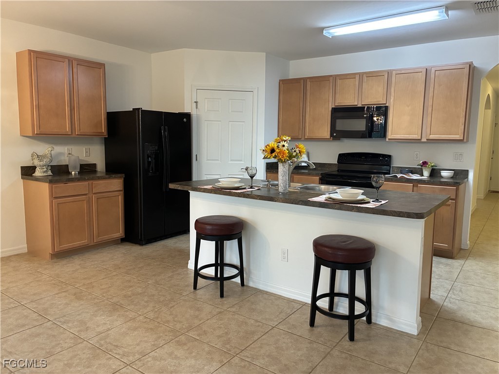 2301 SW 38th Terrace Cape Coral FL 33914 2025008921 image6