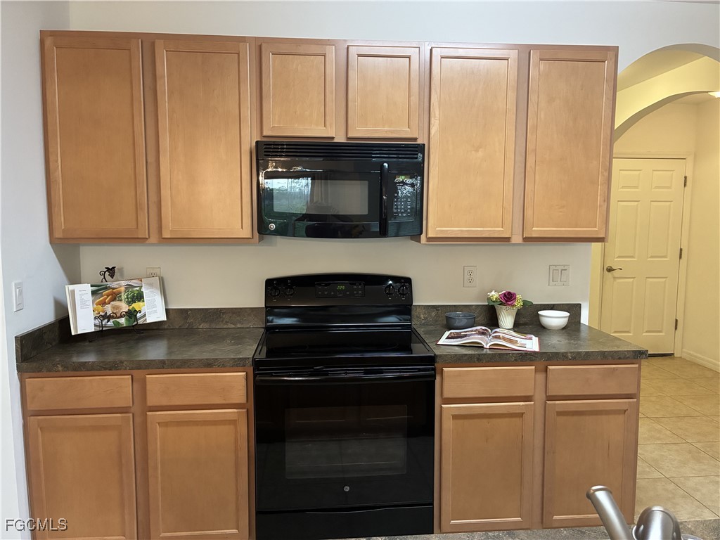 2301 SW 38th Terrace Cape Coral FL 33914 2025008921 image7