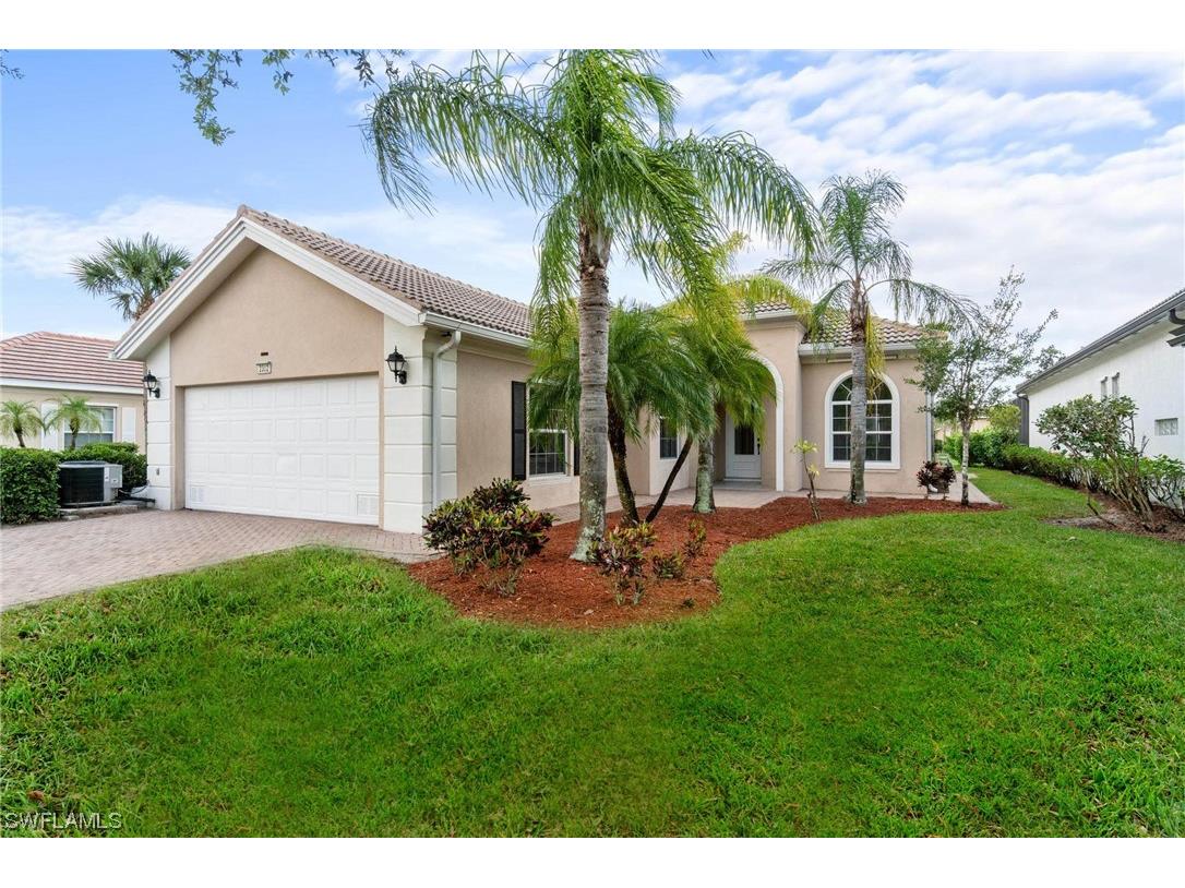 2302 Heydon Circle W Naples FL 34120 223000889 image1