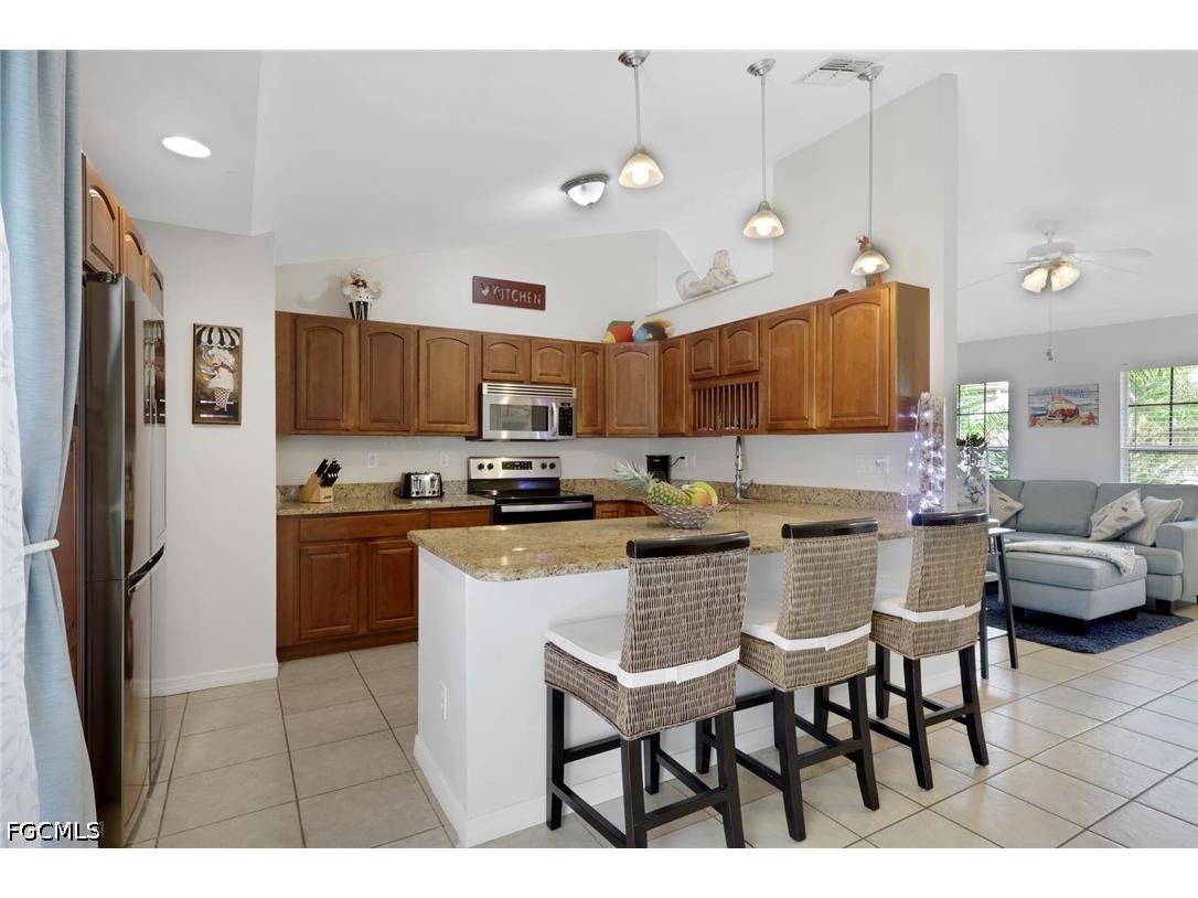 2302 SW 27th Terrace Cape Coral FL 33914 2026020165 image7