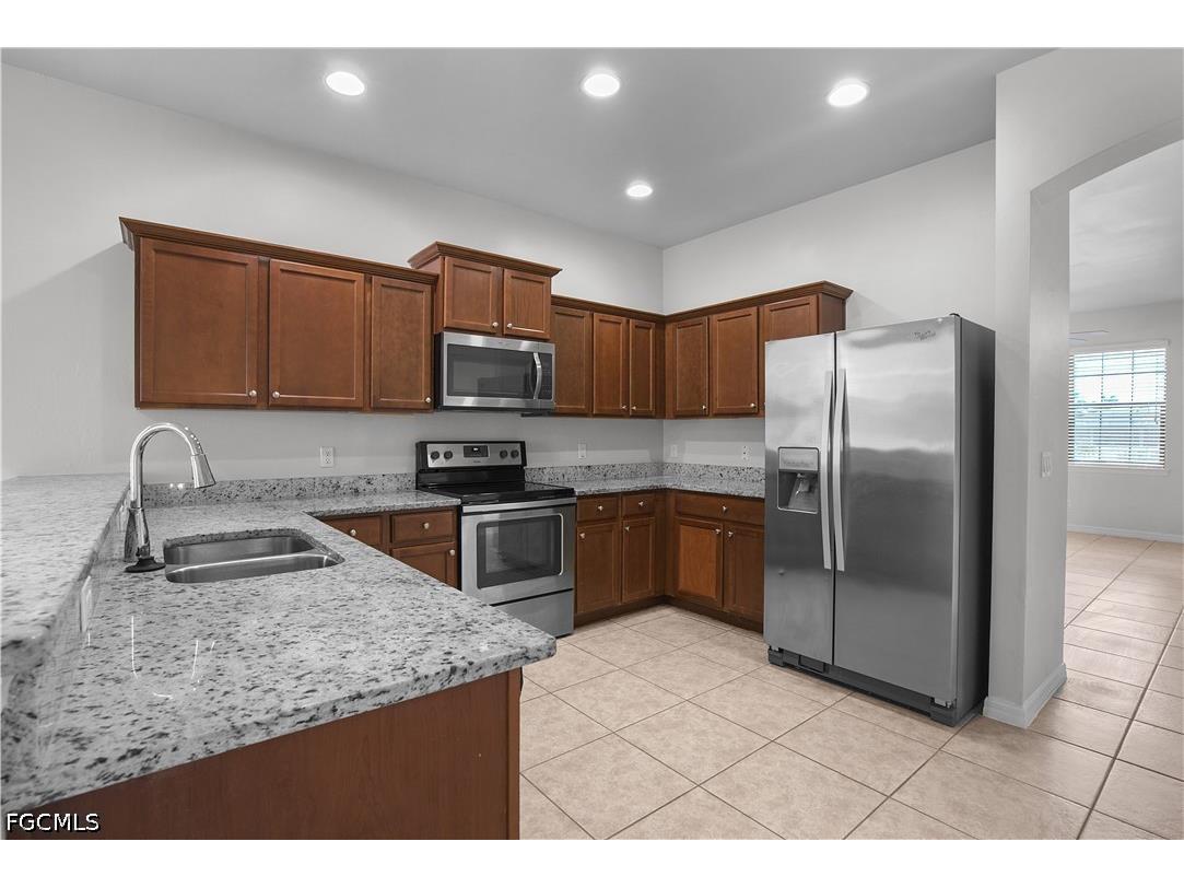 2303 SW 21st Terrace Cape Coral FL 33991 2026025242 image3