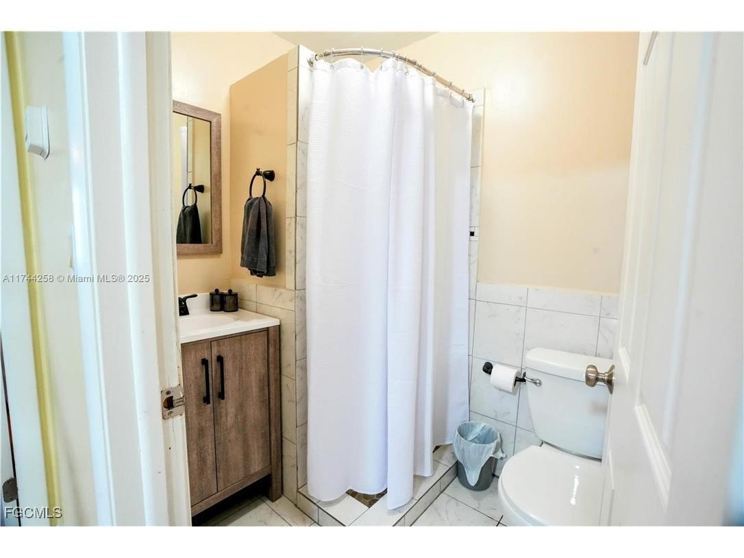 2304 SE 8th Terrace Cape Coral FL 33990 2025008614 image14