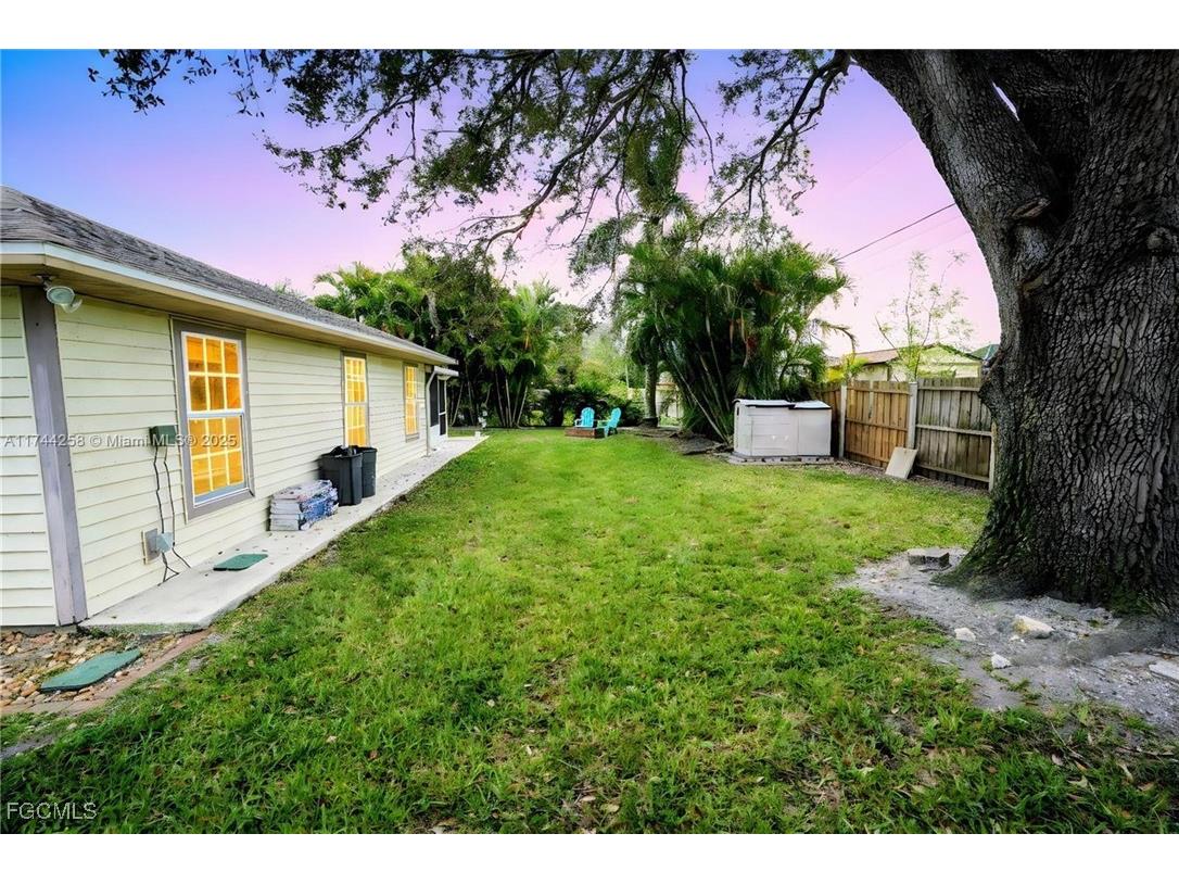 2304 SE 8th Terrace Cape Coral FL 33990 2025008614 image16