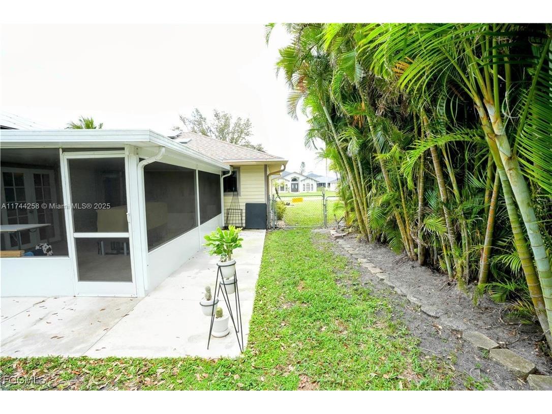 2304 SE 8th Terrace Cape Coral FL 33990 2025008614 image19