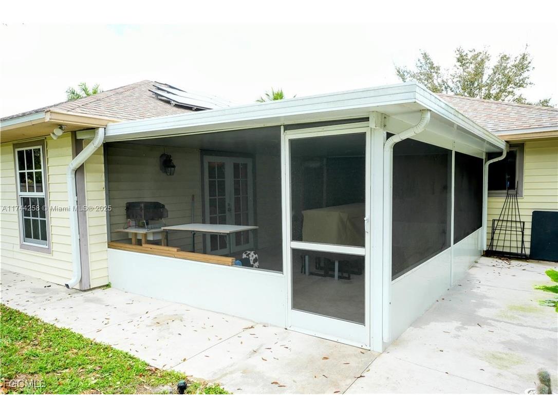 2304 SE 8th Terrace Cape Coral FL 33990 2025008614 image20