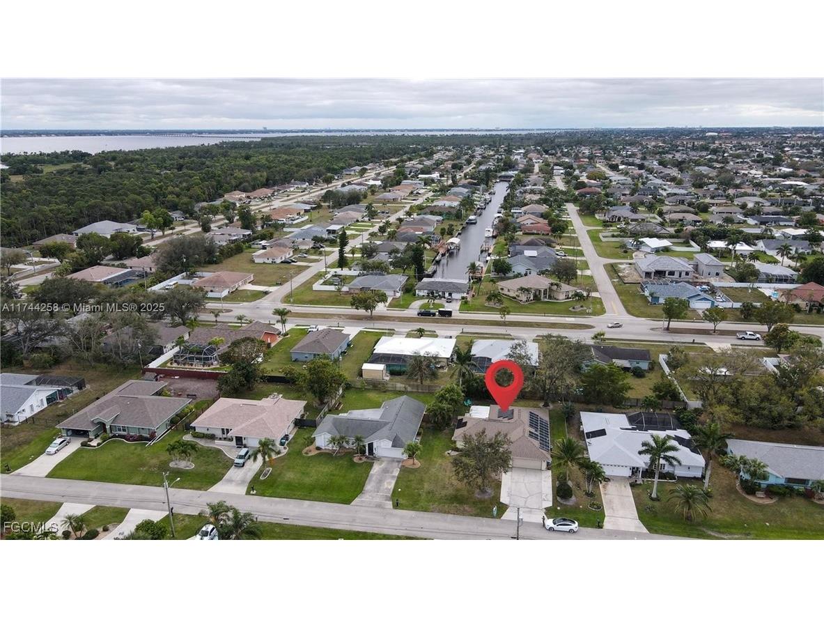2304 SE 8th Terrace Cape Coral FL 33990 2025008614 image25