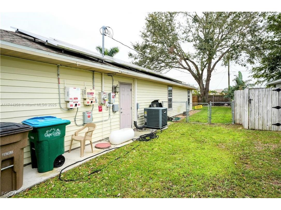2304 SE 8th Terrace Cape Coral FL 33990 2026013492 image22