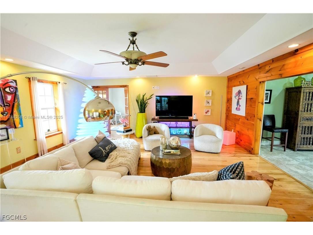 2304 SE 8th Terrace Cape Coral FL 33990 2026013492 image8