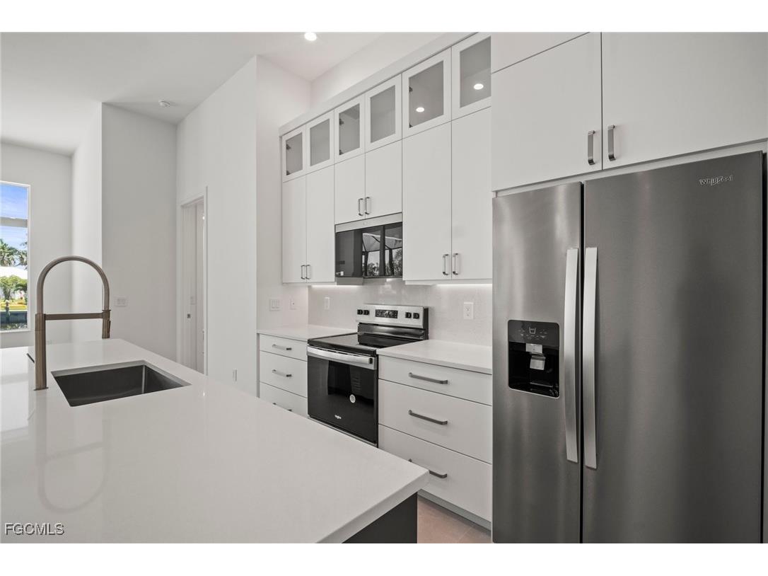 2304 SW 38th Terrace Cape Coral FL 33914 2025020497 image19