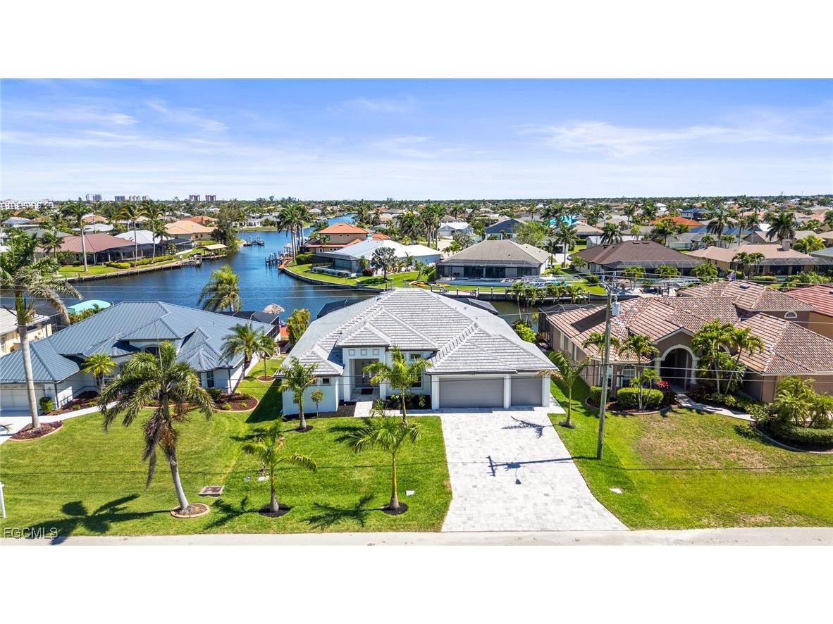 2304 SW 38th Terrace Cape Coral FL 33914 2025020497 image2