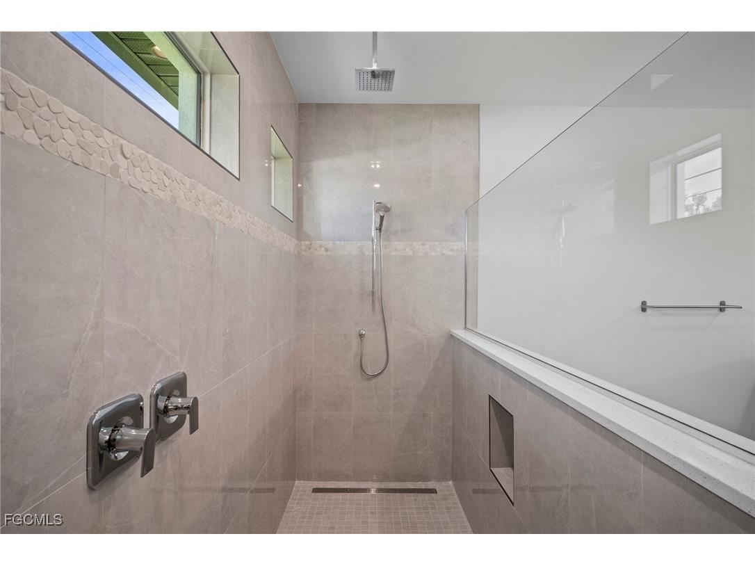 2304 SW 38th Terrace Cape Coral FL 33914 2025020497 image38