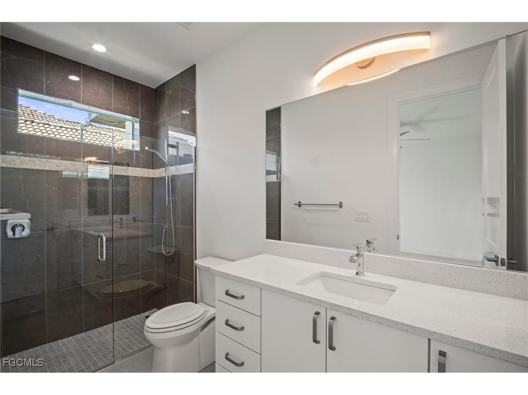 2304 SW 38th Terrace Cape Coral FL 33914 2025020497 image44