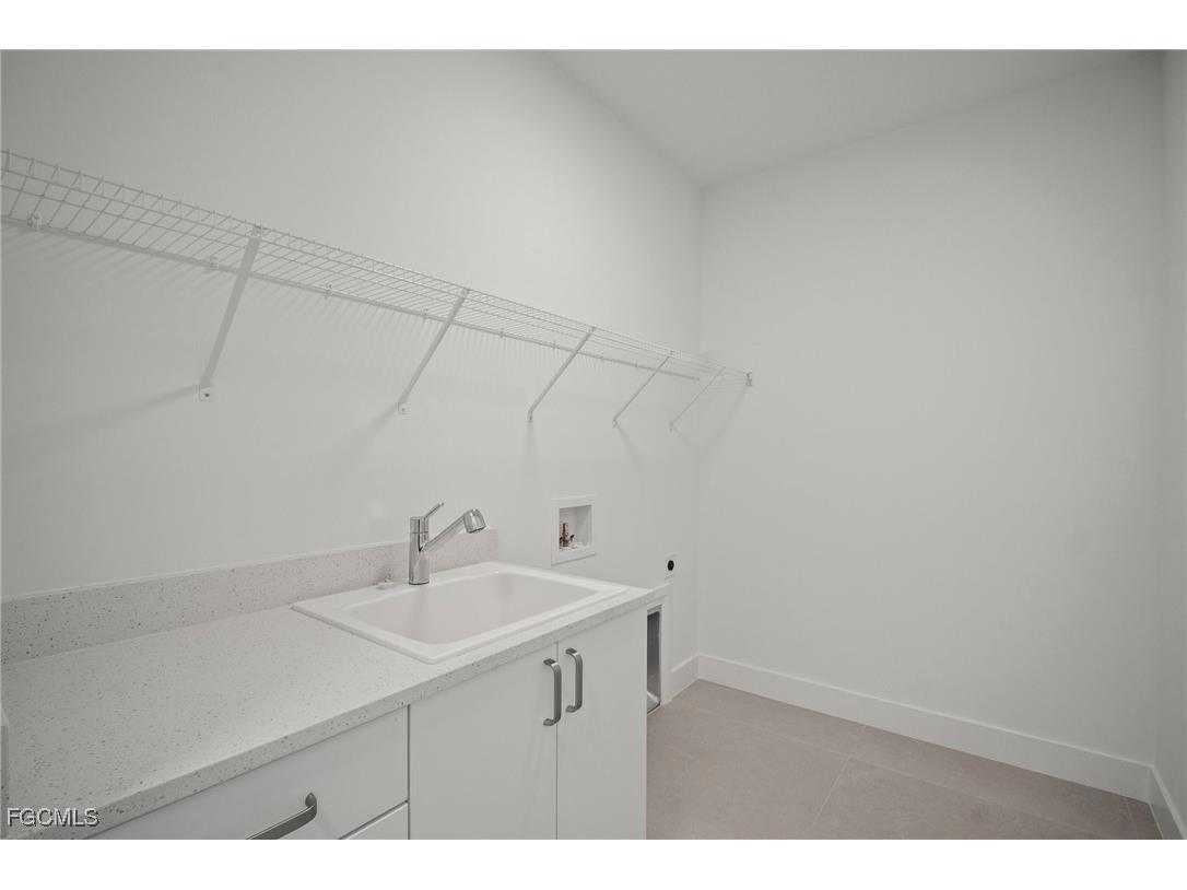 2304 SW 38th Terrace Cape Coral FL 33914 2025020497 image45