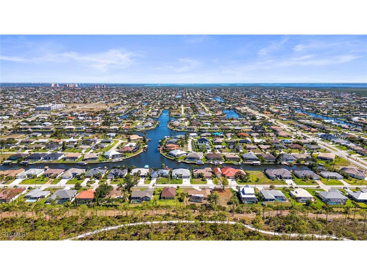 2304 SW 38th Terrace Cape Coral FL 33914 2025020497 image47