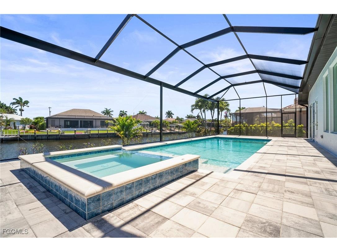 2304 SW 38th Terrace Cape Coral FL 33914 2025020497 image7