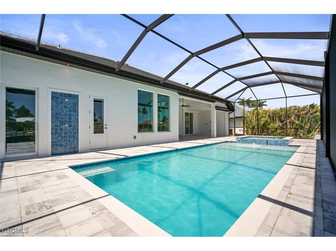 2304 SW 38th Terrace Cape Coral FL 33914 2025020497 image8