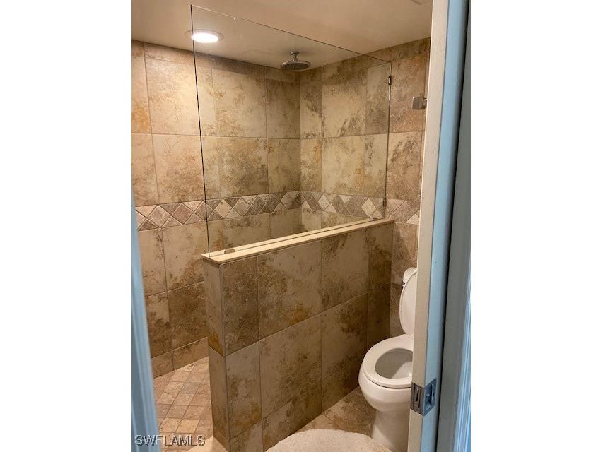 2305 Gulf Shore Boulevard N #313 Naples FL 34103 225066004 image17