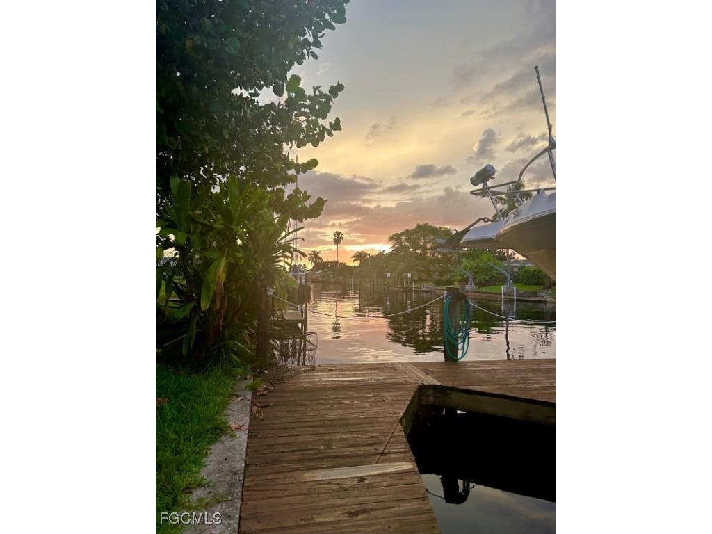 2305 SE 16th Street Cape Coral FL 33990 2025013813 image1