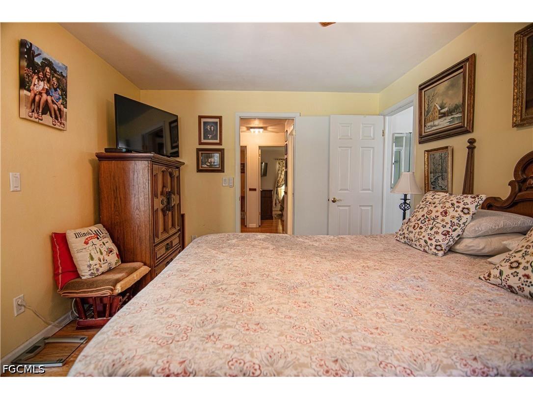 2305 SE 16th Street Cape Coral FL 33990 2026017926 image12