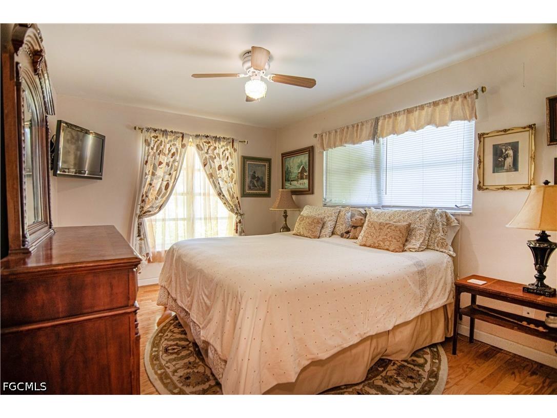 2305 SE 16th Street Cape Coral FL 33990 2026017926 image16