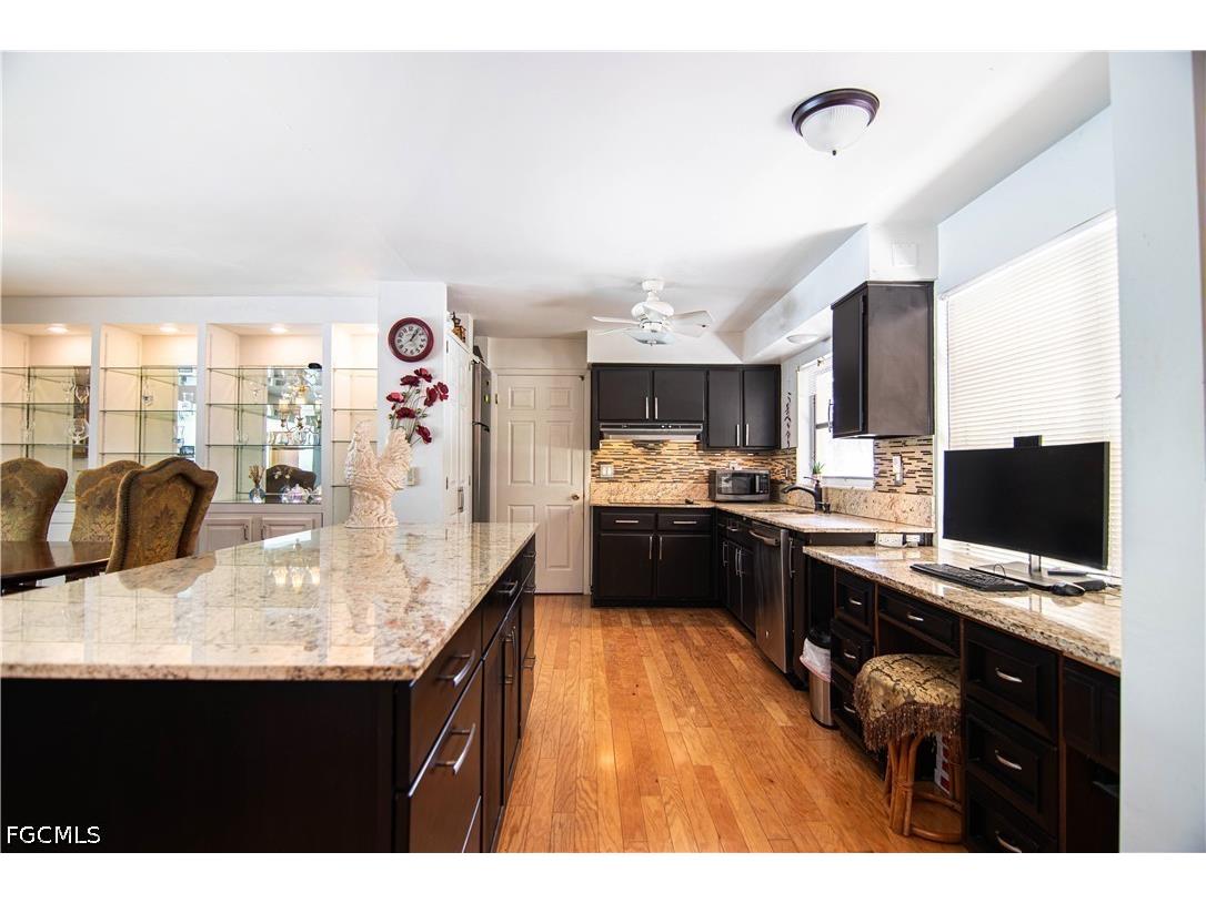 2305 SE 16th Street Cape Coral FL 33990 2026017926 image2