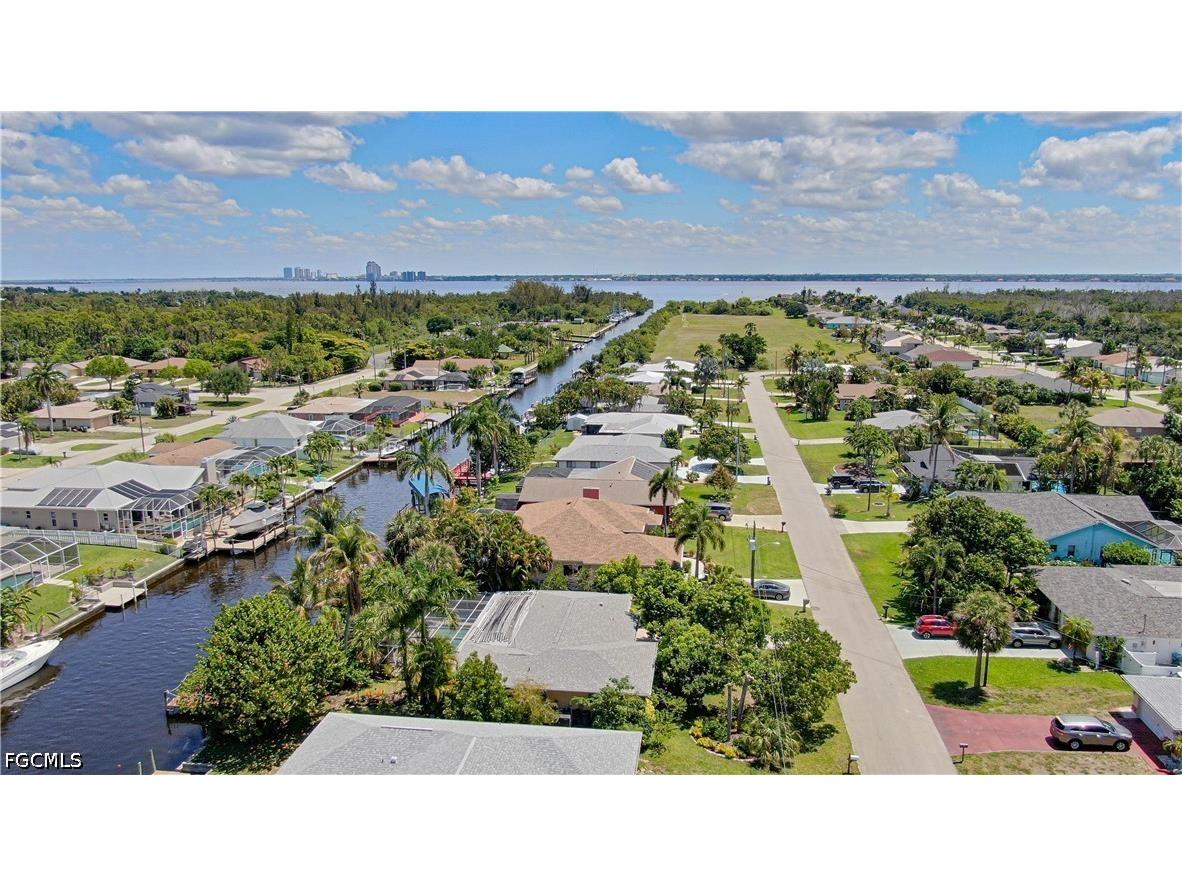 2305 SE 16th Street Cape Coral FL 33990 2026017926 image28