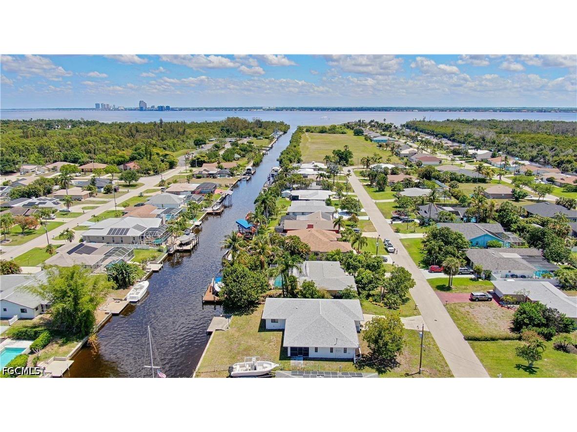 2305 SE 16th Street Cape Coral FL 33990 2026017926 image31