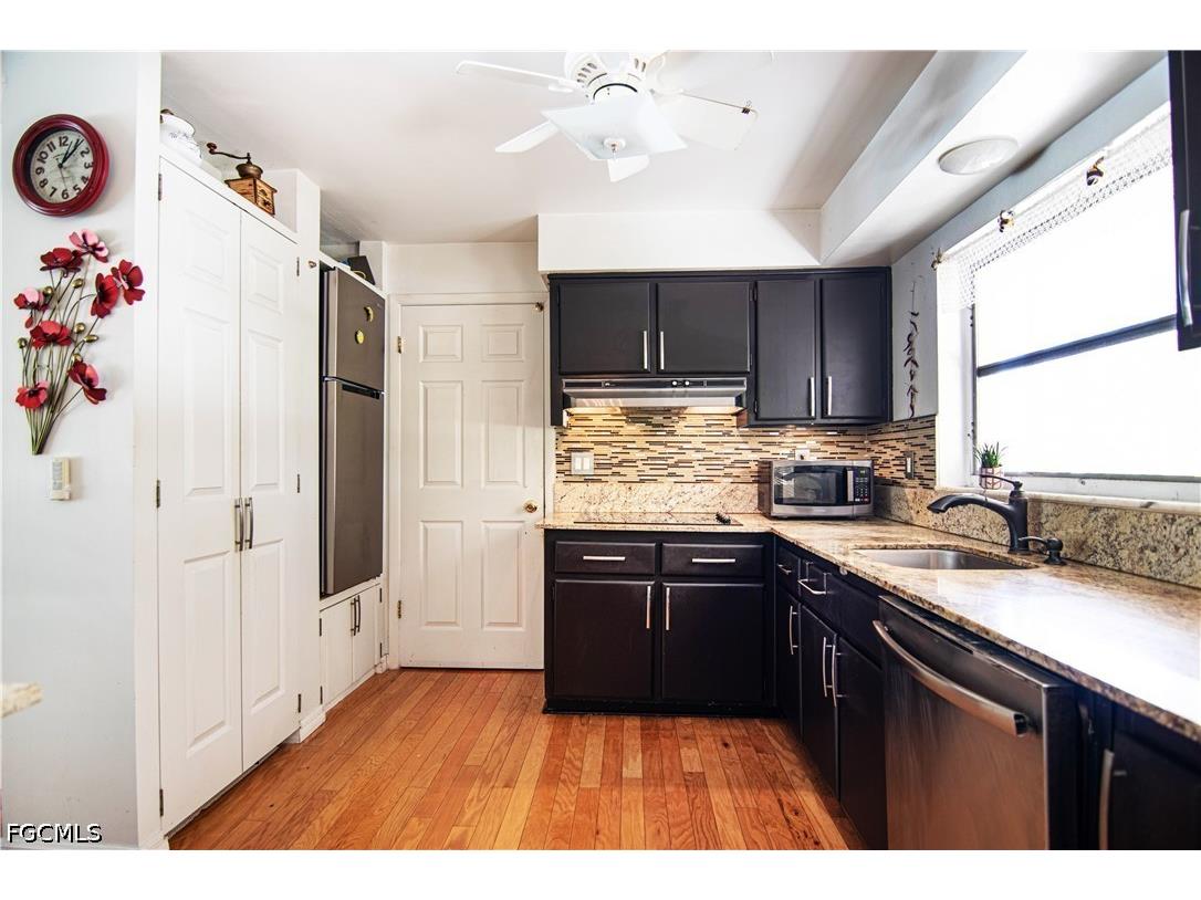 2305 SE 16th Street Cape Coral FL 33990 2026017926 image4