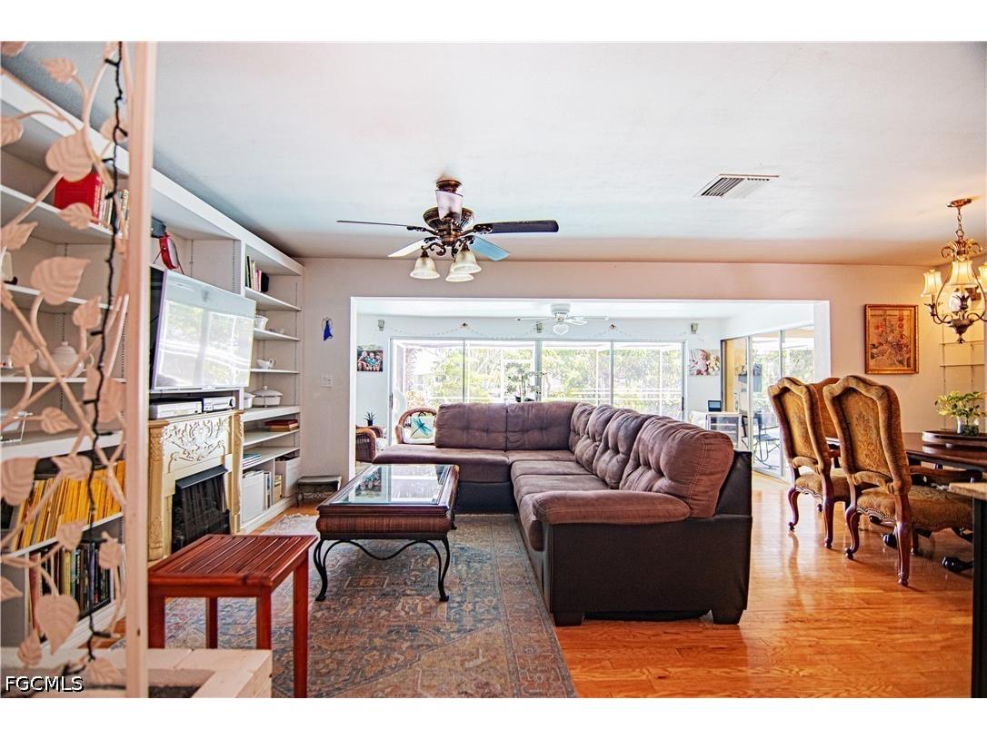 2305 SE 16th Street Cape Coral FL 33990 2026017926 image6