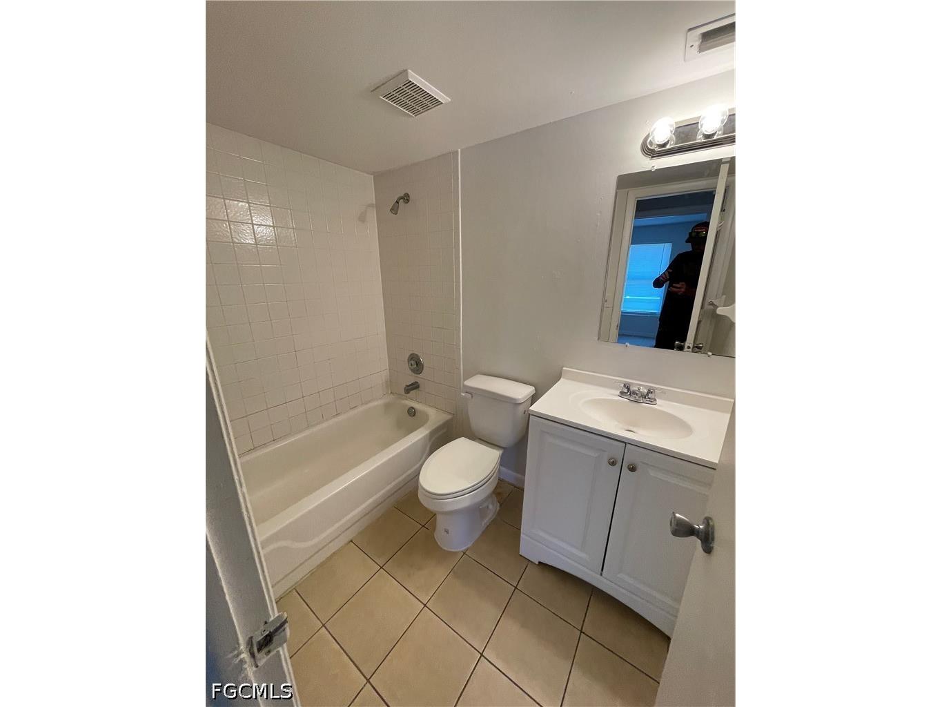 2305 SE 6th Lane #A Cape Coral FL 33990 2026026556 image6