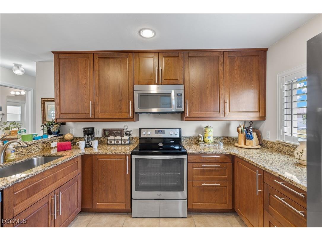 2305 SW 19th Place Cape Coral FL 33991 2025010089 image18