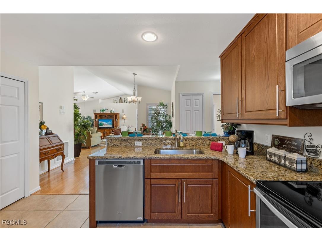 2305 SW 19th Place Cape Coral FL 33991 2025010089 image19