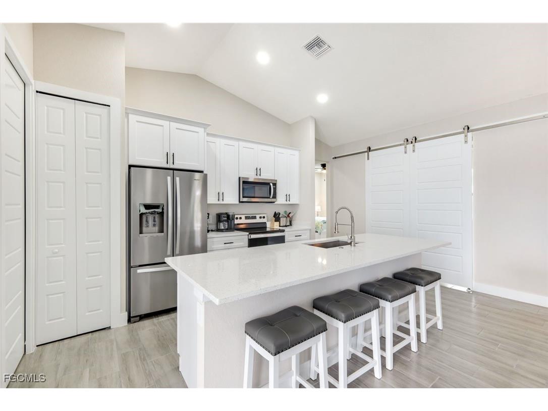 2305 SW 32nd Street Cape Coral FL 33914 2025018242 image10